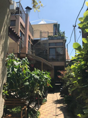Alyans Guest House
